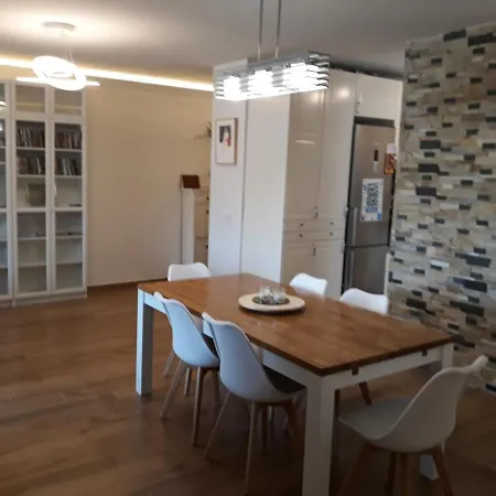 דירה Santa Julia 3 Dormitorios, Nuevo, Moderno פואנגירולה