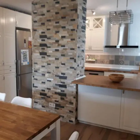 Santa Julia 3 Dormitorios, Nuevo, Moderno דירה פואנגירולה